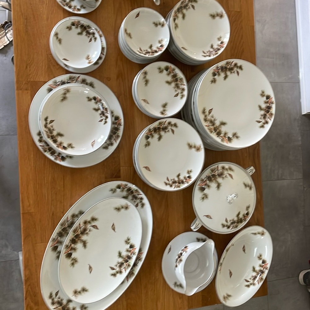 Vintage Meiko Japan “pine cone pattern” fine china
